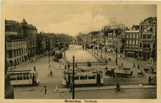 PBK-10309 De Rotterdamse Schie met rechts de oostzijde van de Schiekade en links de westzijde met het gebouw van het ...