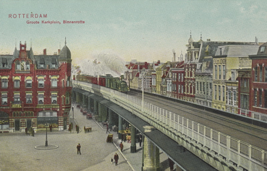 PBK-2501 Het spoorwegviaduct langs de Binnenrotte, gezien uit het zuiden, links het monumentale pand waarin café-hotel ...