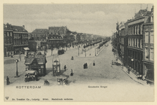 PBK-285 Goudsesingel bij de kruising met de Jonker Fransstraat en de Heerenstraat. Op de voorgrond een kranten- en ...