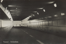 PBK-4531 Gezicht in de autotunnel van de Maastunnel.