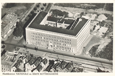 PBK-6345 Overzicht van het bankgebouw van de Nationale Levensverzekering-Bank en de N.V. Eerste Rotterdamsche ...