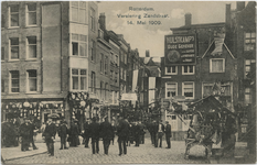 PBK-10540 Versiering van de Zandstraat tijdens de Oranjefeesten op 14 mei 1909, ter gelegenheid van de geboorte van ...