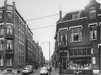 1968-2587-1 Lambertusstraat, ter hoogte van hoek Oudedijk.