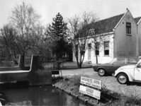 1970-1103 De autohandel 'Been' aan de 's-Gravenweg 244.