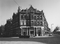 1974-544 Hudsonstraat (rechts) met op de voorgrond de Schippersstraat.