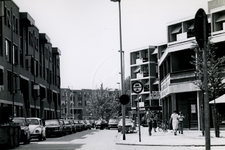 1978-1686 Crooswijkseweg, vanaf hoek Koepelstraat, naar het zuidwesten.