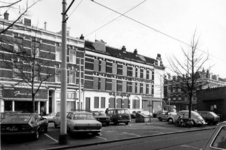 1978-1819 Gezicht op de Claes de Vrieselaan met op de achtergrond rechts de Nieuwe Binnenweg.