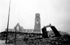 1979-1135 Gezicht op de door het Duitse bombardement van 14 mei 1940 getroffen Gedempte Binnenrotte, met de Sint ...