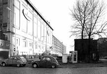 1980-588 Lloystraat met links de silo Sint Job en rechts de Elektriciteitscentrale gezien vanuit de Sint-Jobsweg.