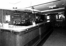 1980-725-TM-730 Interieurs van het schip Jan Backx, ligplaats op de Parkhaven 101 (sinds 1967) Haven- en Vervoerschool ...