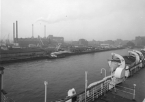 1980-758 Gezicht op de westzijde van de Parkhaven vanaf het schip de Jan Backx.