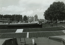 1981-857-TM-860 Het Haringvliet.Van boven naar beneden afgebeeld:- 857: Op de achtergrond de Hooimarkt, een flatblok ...