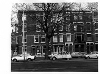 1982-1055-TM-1057 Gezichten op de Mathenesserlaan.Afgebeeld van boven naar beneden:-1055: huisnummers 365-371, op de ...