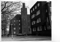 1982-1085-TM-1087 Huizen aan de zuidzijde van de Mathenesserlaan.Afgebeeld van boven naar beneden:-1082: bij de ...