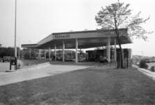 1988-1459 Pompstation van Shell aan de Rijckevorselweg, nabij de Oude Plantage.