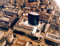 1989-4497 Overzicht van de Coolsingel en omgeving, met in het midden World Trade Center.