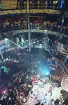 1990-472 Disco-dancing Tomorrowland nummer 37 te Prins Alexanderlaan.