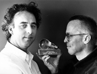 1992-1493 De Oscar onder de reclameprijzen is dit jaar gewonnen door het Rotterdam reclamebureau Navar, Aryan Tieleman ...