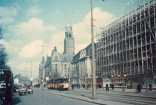 1993-52 Gezicht op de Coolsingel met rechts de bouw van de Beurs en op de achtergrond het postkantoor en stadhuis.
