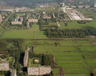 1996-2340 Overzicht van begraafplaats Oud-Kralingen in de wijk Het Lage Land, gezien vanuit het westen.