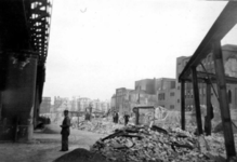 1998-1000 Puinresten na het bombardement van 14 mei 1940. Het spoorwegviaduct en de Gedempte Binnenrotte.