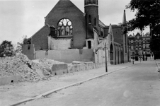 2001-1918 Gezicht op de door het Duitse bombardement van 14 mei 1940 getroffen Prins Hendriklaan. Restanten van Onze ...
