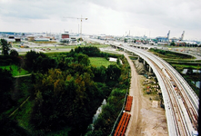 2001-2614 Gezicht op de Verlengde Calandlijn ( Beneluxlijn ) in aanleg met metrostation Vijfsluizen op de ...