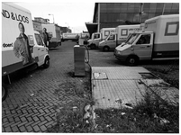 2003-734 Vrachtauto's op het bedrijfsterrein van Van Gend & Loos aan de Westzeedijk.
