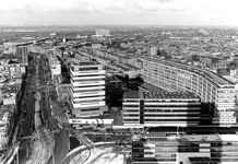 2005-10375 Overzicht op de omgeving van Schiekade, Heer Bokelweg, uit zuidelijke richting, vanaf het Shellgebouw ...