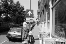 2005-11367 In de Provenierswijk aan de Spoorsingel wordt een bord geplaatst in het kader van buurtpreventie. Ter hoogte ...