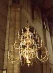 2005-1528 Interieur met kroonluchter van de Sint-Laurenskerk van de Nederlands Hervormde kerk aan de Grotekerkplein.