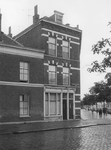 2005-1784 Diverse panden aan de Steven Hoogendijkstraat 1. Rechts de Nassauhaven.