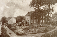 CAPHV-390 Woning van de eigenaar van de glasfabriek, genaamd Ketenshof. Linksachter staan de arbeiderswoningen.