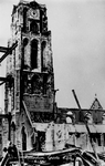 XXXIII-569-14-1 Puinresten na het bombardement van 14 mei 1940.De Grote Kerk aan het Grotekerkplein.