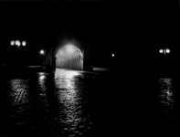 1973-106 Gezicht op de Willemsbrug, bij avond, gezien uit het zuiden.