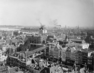 III-148-02-1 Overzicht van de stad gezien van de Grote of Sint Laurenskerk. In de omgeving van de Kolk, met o.a. het ...
