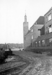 1976-10355 Gezicht op het R.K. Lyceum voor Meisjes (later Emmauscollege) aan de Breitnerstraat, op de achtergrond de ...