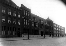 1976-11492 Het gebouw van de Schenker & Co's aan de Willem Buytewechstraat 70.