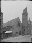 1976-6369 De Sint Petruskerk aan de Schoonderloostraat.