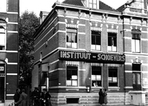 1976-6925 Instituut Schoevers aan de noordzijde van de Nieuwe Binnenweg 163