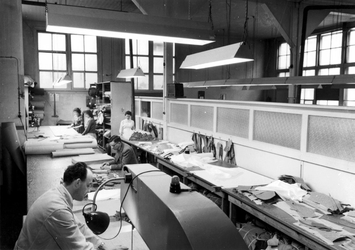 1976-7935 Het interieur van Confectie-bedrijf Adriaansz aan de Van Speykstraat 107a
