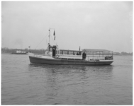 13660 De veerboot Vice-Versa tussen Slikkerveer en Krimpen aan de Lek.