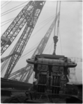 1923-1 De 'Simson', de grootste drijvende stoombok van Tak Bergingsbedrijf in de Benelux, krijgt een vaste plaats in de ...