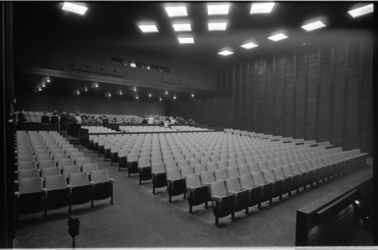 20538-3-29 Interieur heropende en verbouwde bioscoop Arena aan de West-Kruiskade.