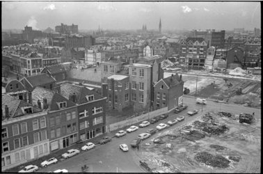 21897-3-19 Hoog overzicht en sanering van huizen in het Oude Noorden, omgeving Rottestraat.