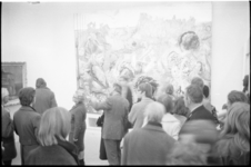 22420-7-1 Veel bezoekers tijdens de Dali-tentoonstelling in museum Boijmans-Van Beuningen.