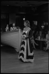 23705-5-33 In discotheek Le Bateau worden de nieuwe kledingontwerpen van Karel Gellings getoond.