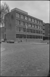 23854-6-36 Exterieur van de L.W. Hindernisseschool aan de Pierre Baylestraat 2.
