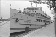 24498-7-42 De rondvaartboot Erasmus, het voormalige vlaggenschip van de Spido maakte 15-05-1974 een laatste rondvaart ...
