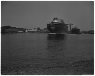 3390-2 Op de scheepswerf van Verolme in Alblasserdam is de 'Presidente Dutra' te water gelaten.